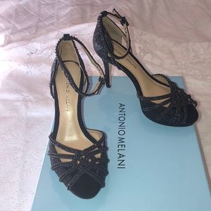 Antonio Melani shoes size 6. Make an offer.